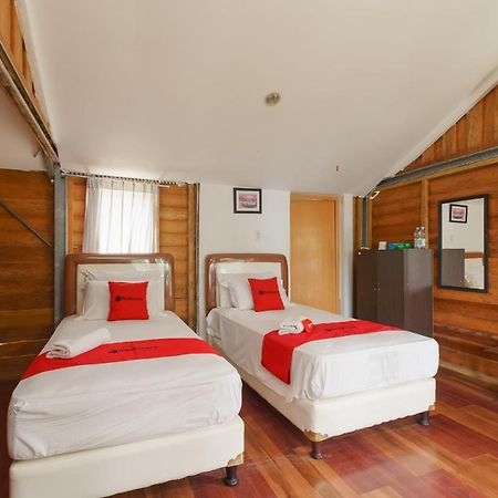 เรดดอร์ซ ชาเรียะฮ์ แอท ซูมูร์ ติกา บีช ซาบัง Hotel ภายนอก รูปภาพ