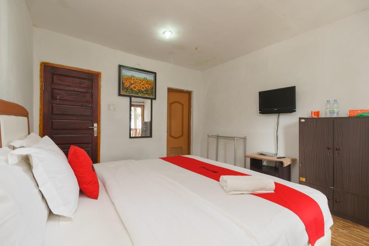 เรดดอร์ซ ชาเรียะฮ์ แอท ซูมูร์ ติกา บีช ซาบัง Hotel ภายนอก รูปภาพ