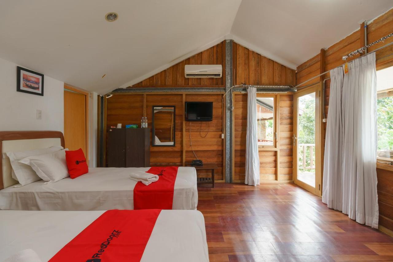 เรดดอร์ซ ชาเรียะฮ์ แอท ซูมูร์ ติกา บีช ซาบัง Hotel ภายนอก รูปภาพ